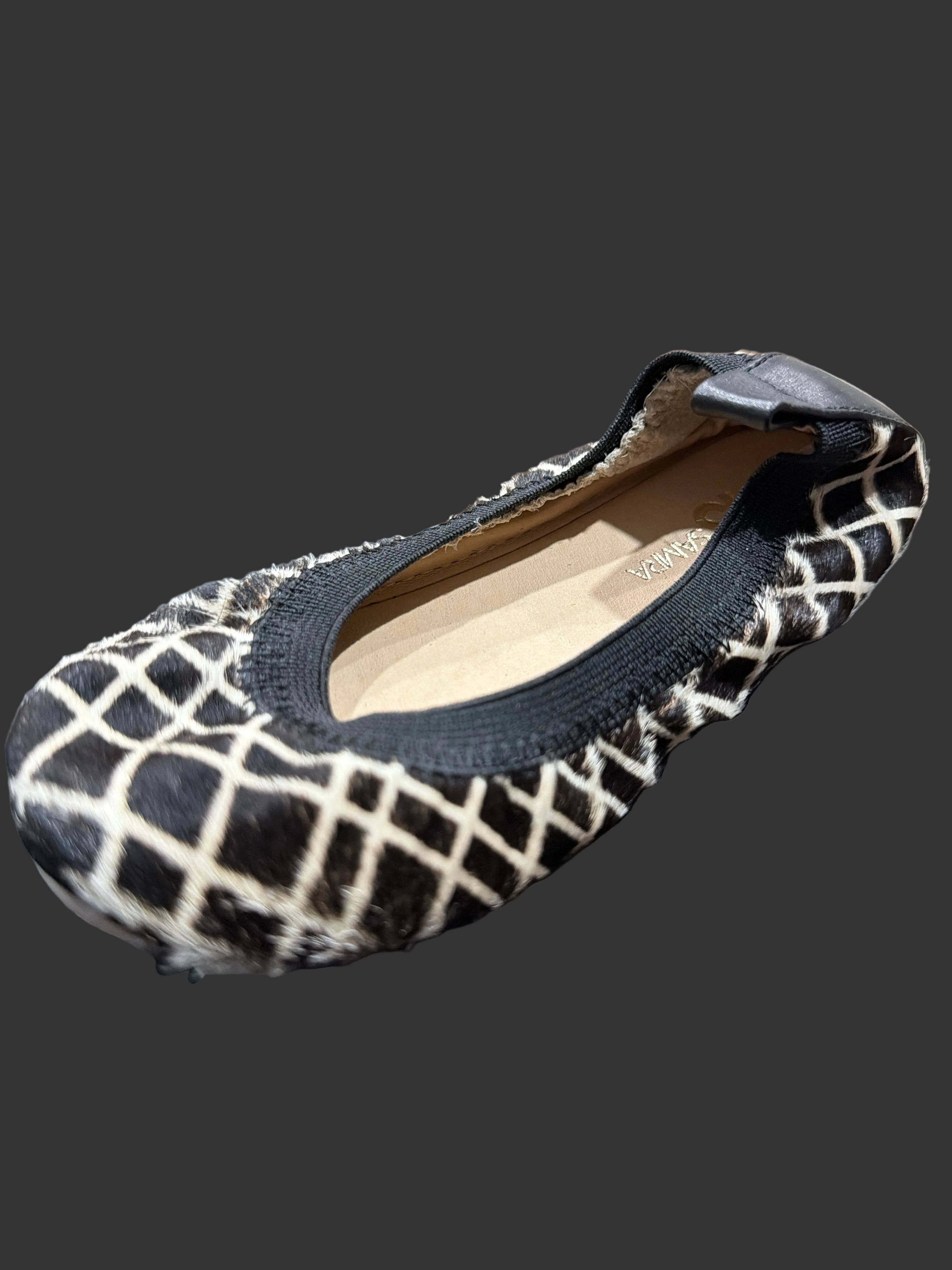 Girls’ Black-and-White Geometric Ballet Flats