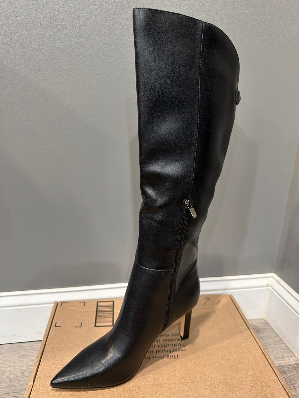 Women’s Black Pointed-Toe Knee-High Heeled Boots