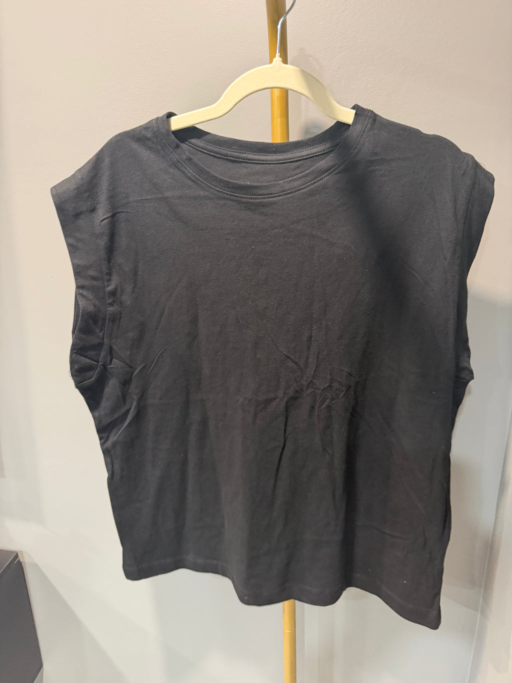 Women’s Clothing, Women’s Tops, Tank Top, Camisole, Black, White, Sleeveless, New